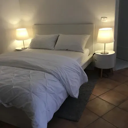 Vicino Ifo Intero شقة *